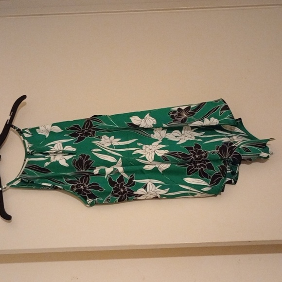 Green Floral Halter Top - Picture 2 of 4